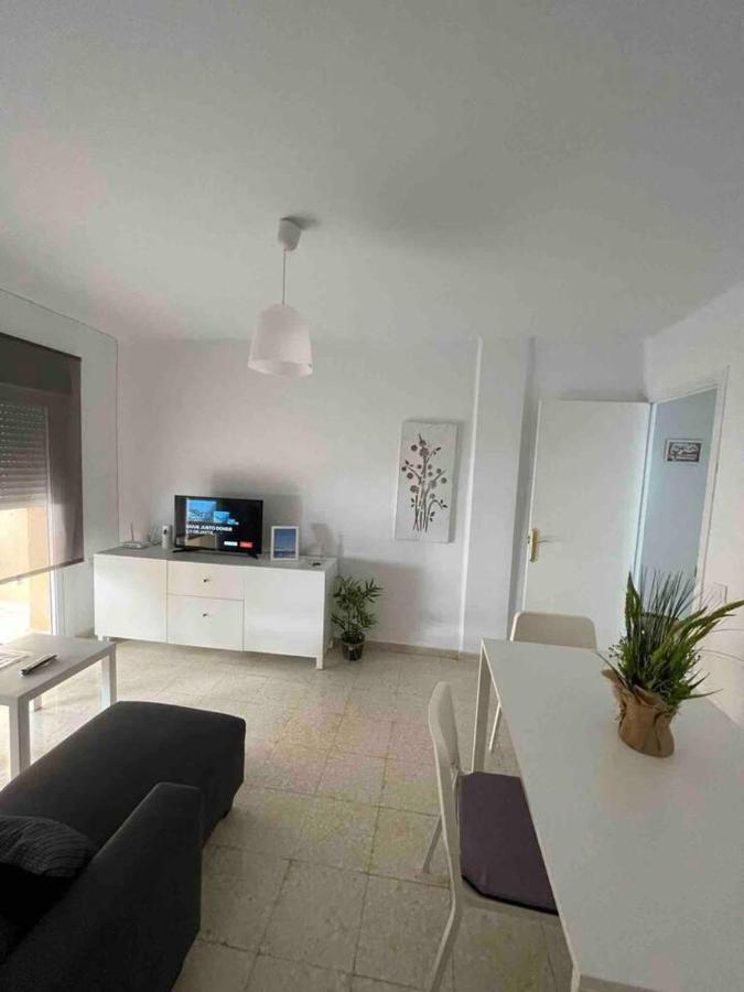 Renovated And Newly Furnished 3 Bedroom Apartment San Fernando Kültér fotó